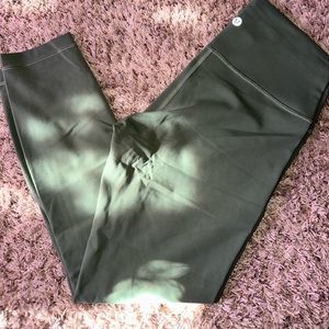 Lululemon wunder trains